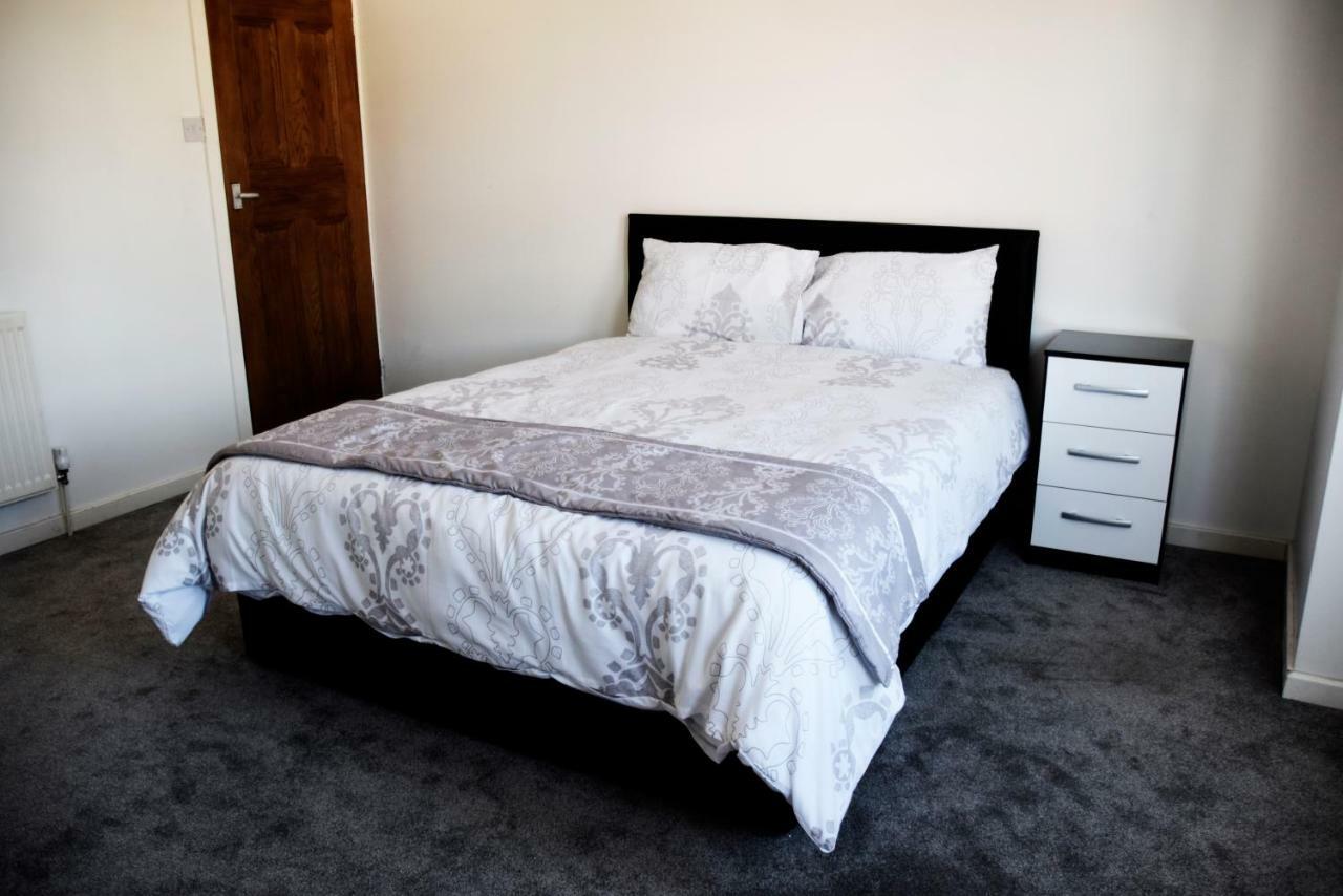 Central 2 Bed Apartment Лестер Экстерьер фото